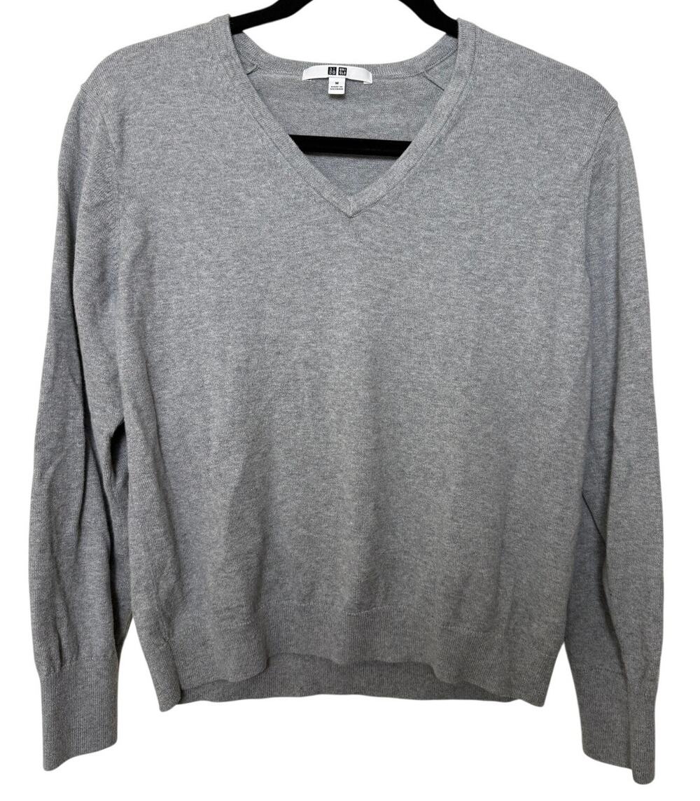 Uniqlo Gray Cotton Long Sleeve V-Neck Sweater Medium Minimalist Neutral Layers